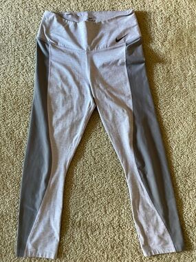 Nike Two-Tone Light Gray and Dark Gray Workout Leggings